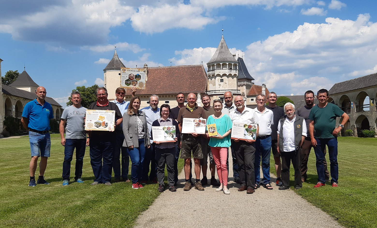 Verein „Landimpulse“ und Imkerschule Warth eröffnen Kurssaison