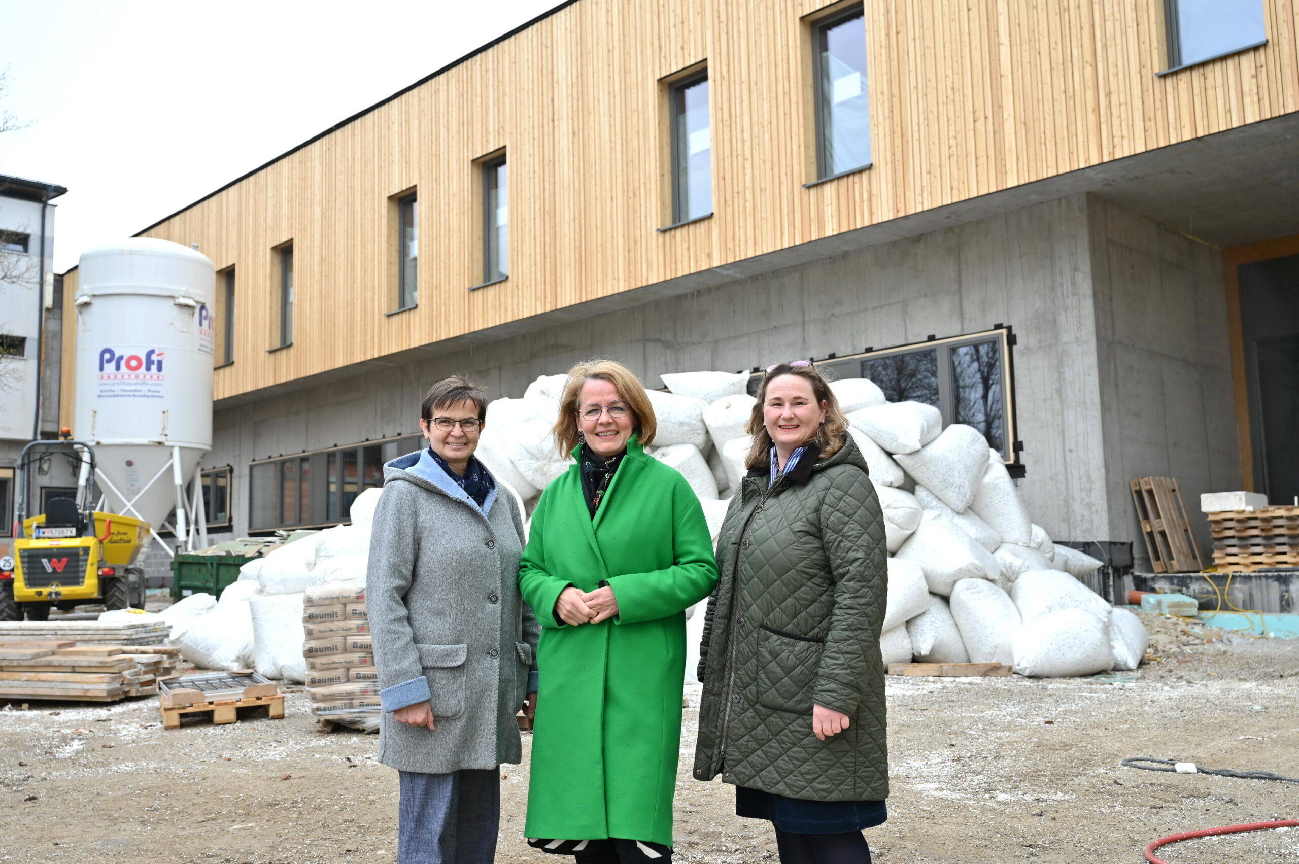 Neubau von Internat, Sporthalle, Lehrküchen und Büros an LFS Edelhof