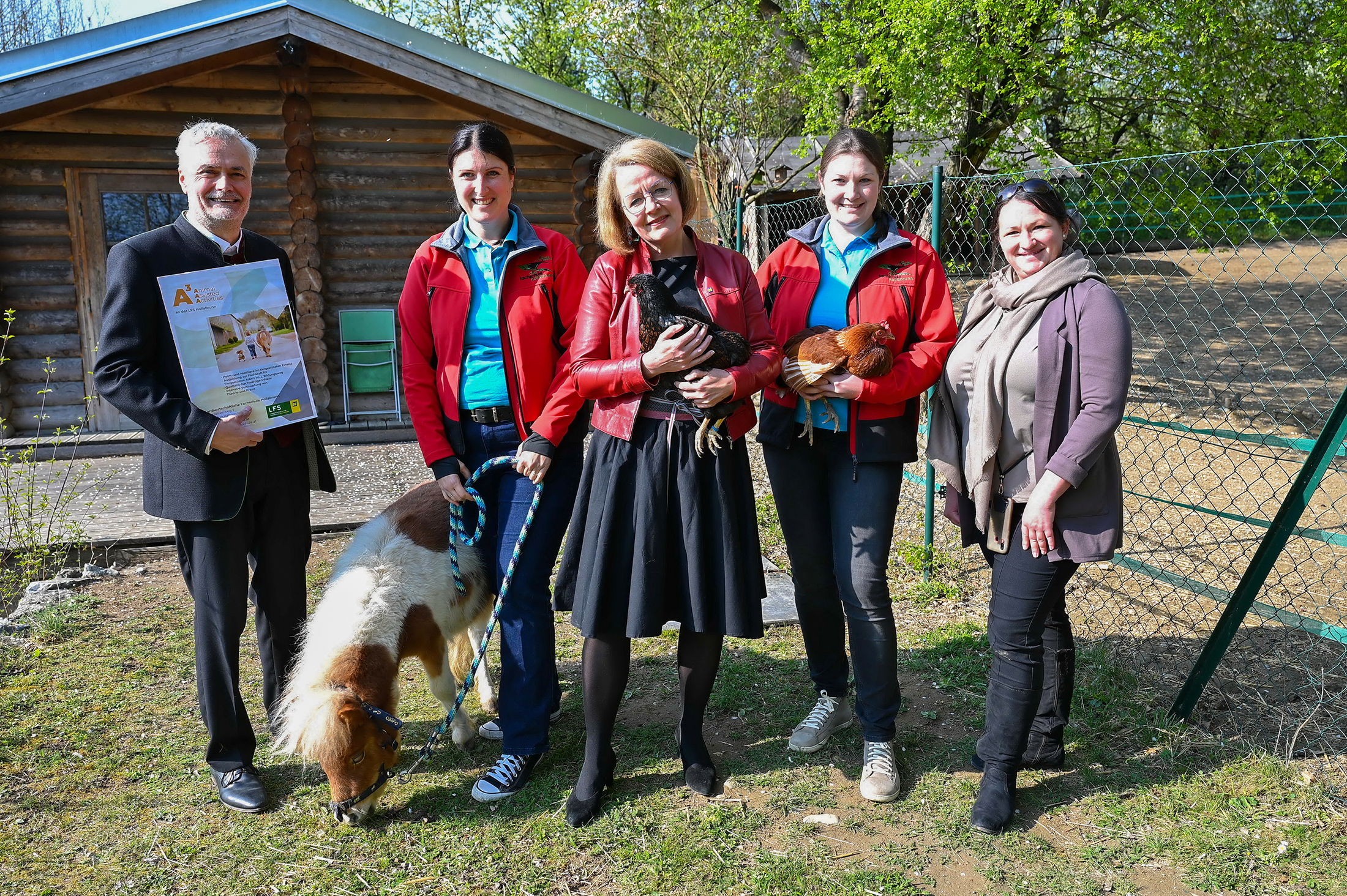 Erstmals Green-Care-Lehrgang zur Fachkraft für Tiergestützte Arbeit an Fachschule Hollabrunn