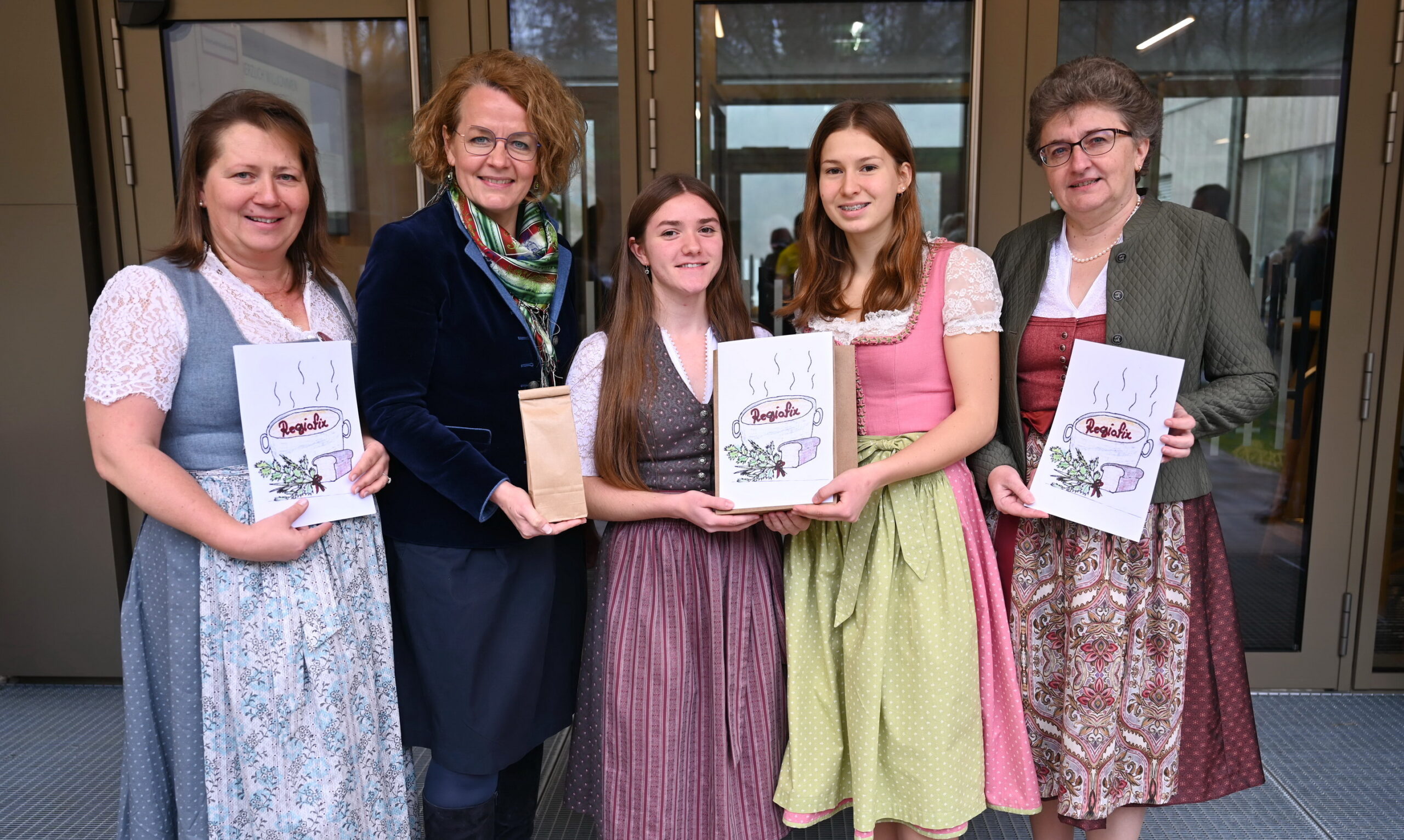 Juniorfirma der Fachschule Pyhra erzeugt Backmischungen für ofenfrisches Brot