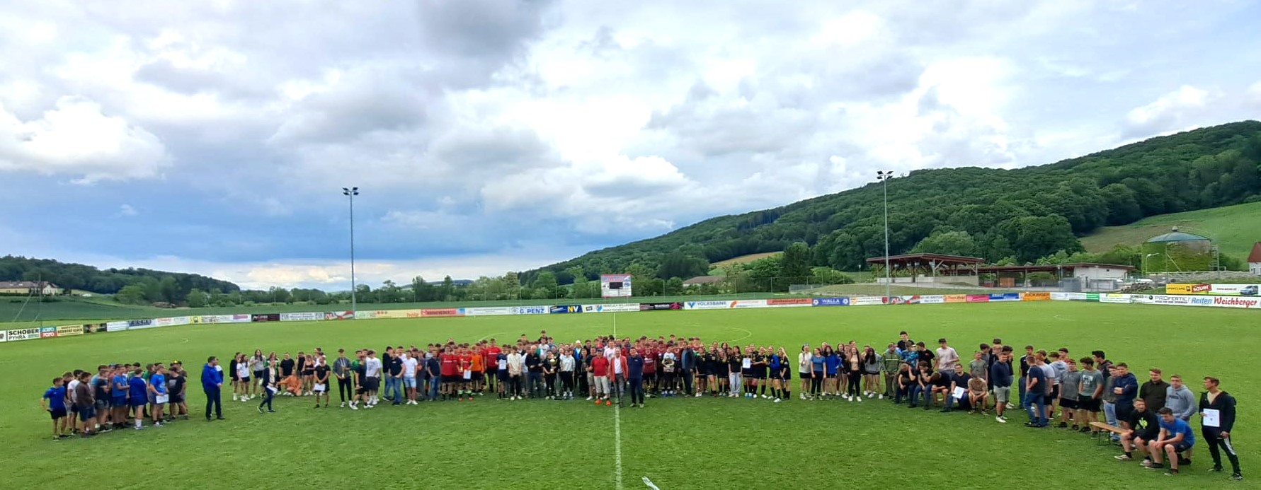 Fußball Siegerehrung2 Weitwinkel-24