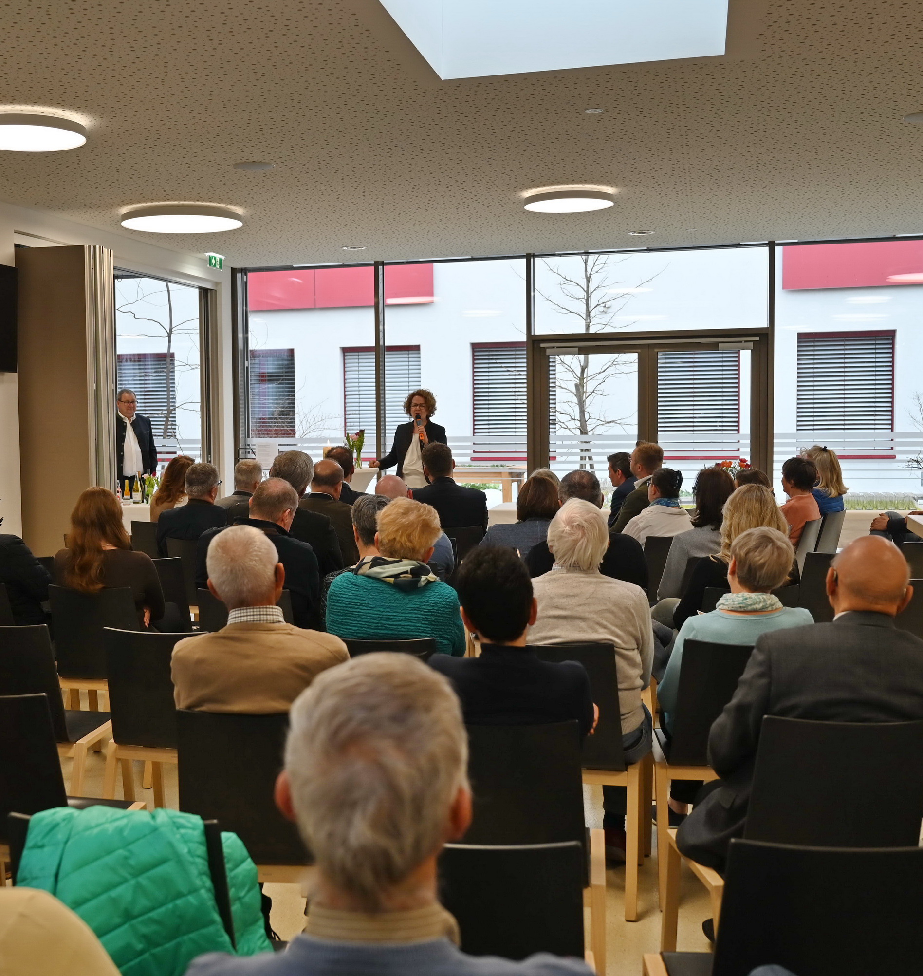 LR-Ansprache2+ zugeschnitten